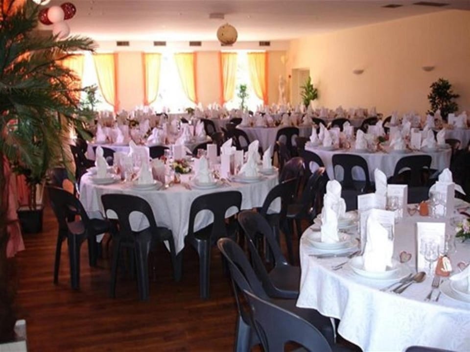 Banquet hall