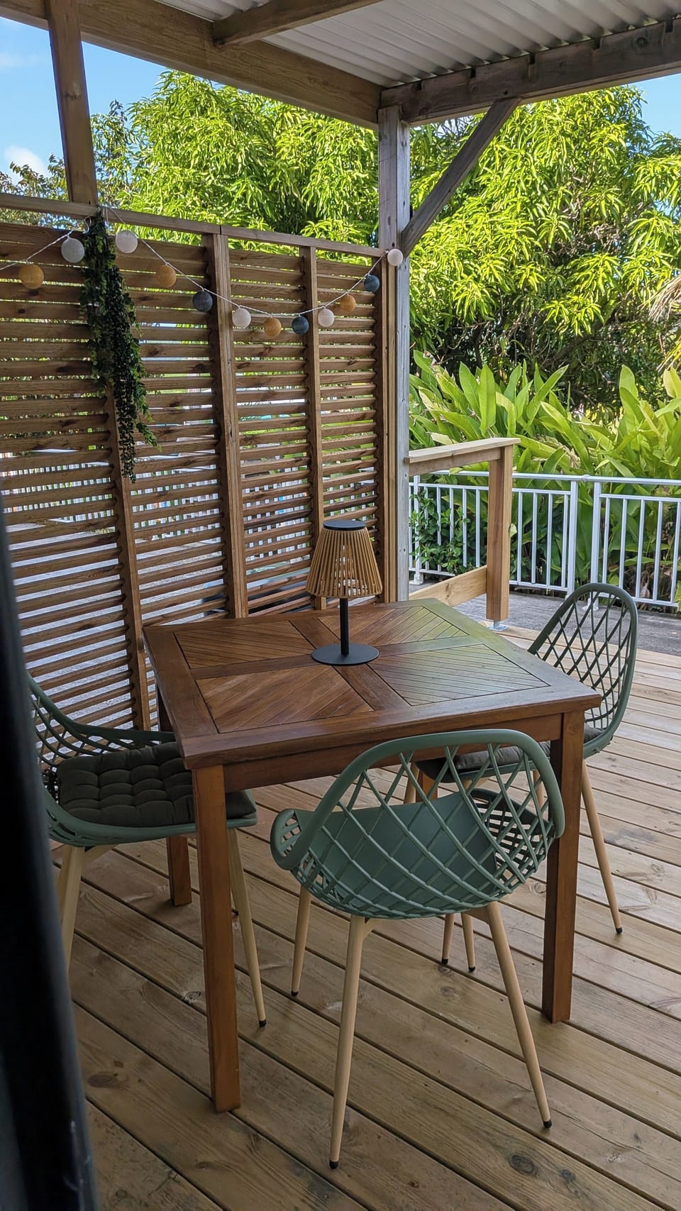 Outdoor dining