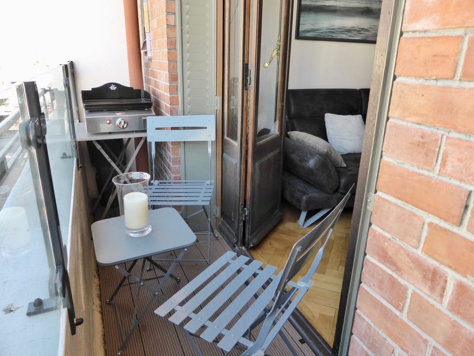 Balcony with plancha