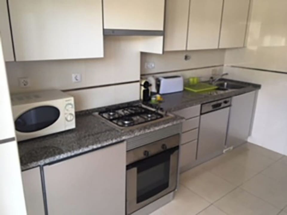 Full Kitchen