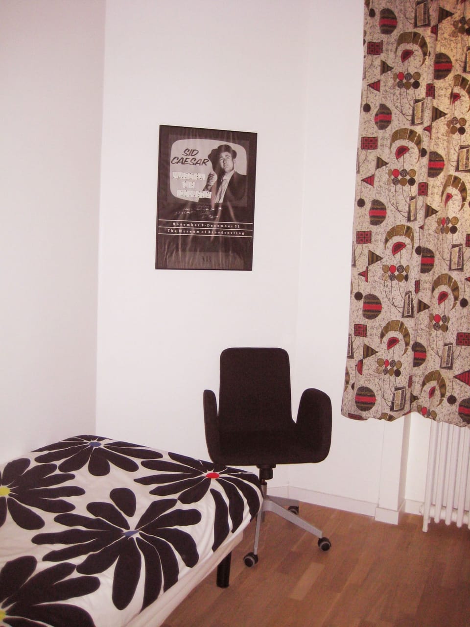 la petite chambre/ le bureau