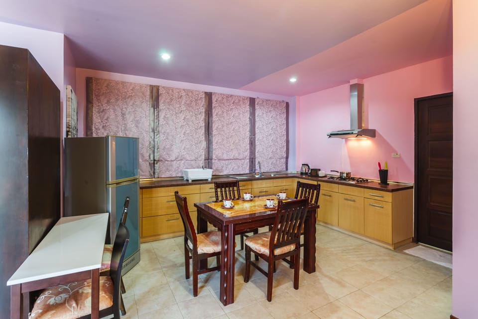 Bedroom 3 with Kitchen
