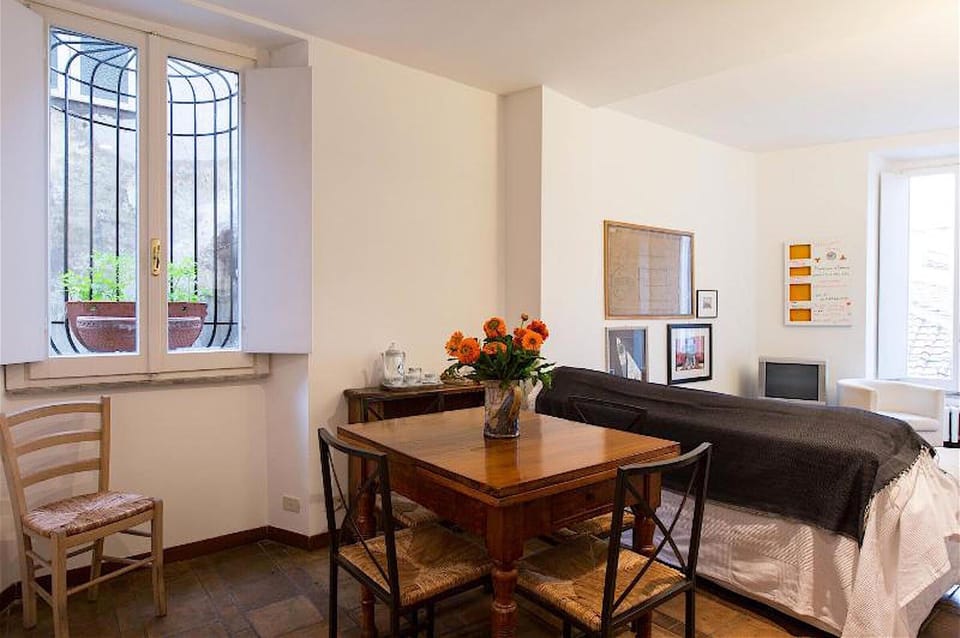 The dining area.