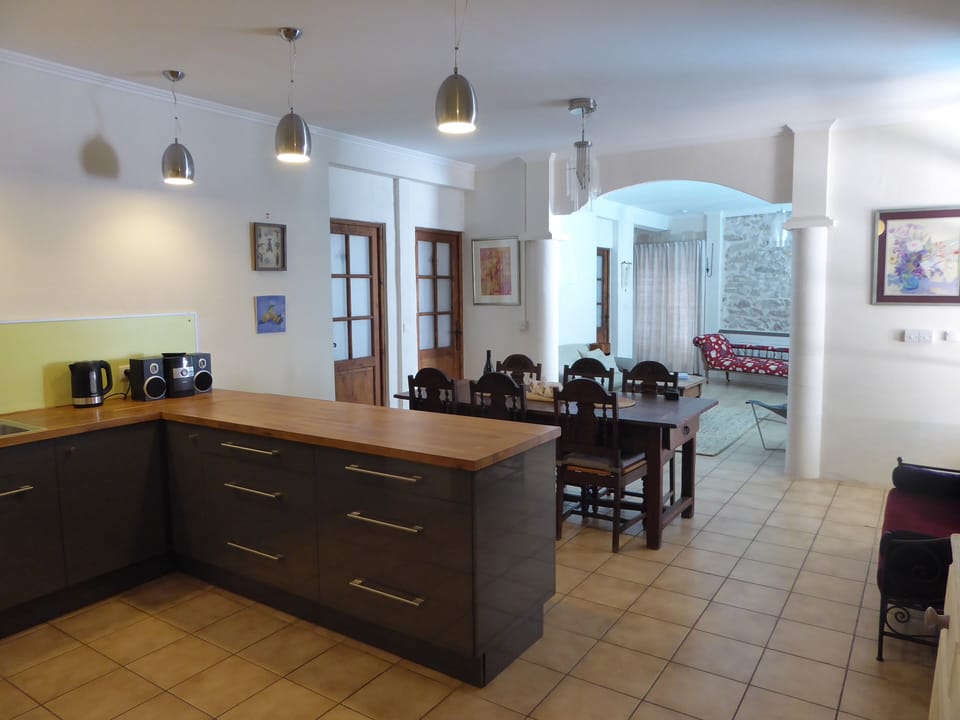 Open plan kitchen, dining and living area