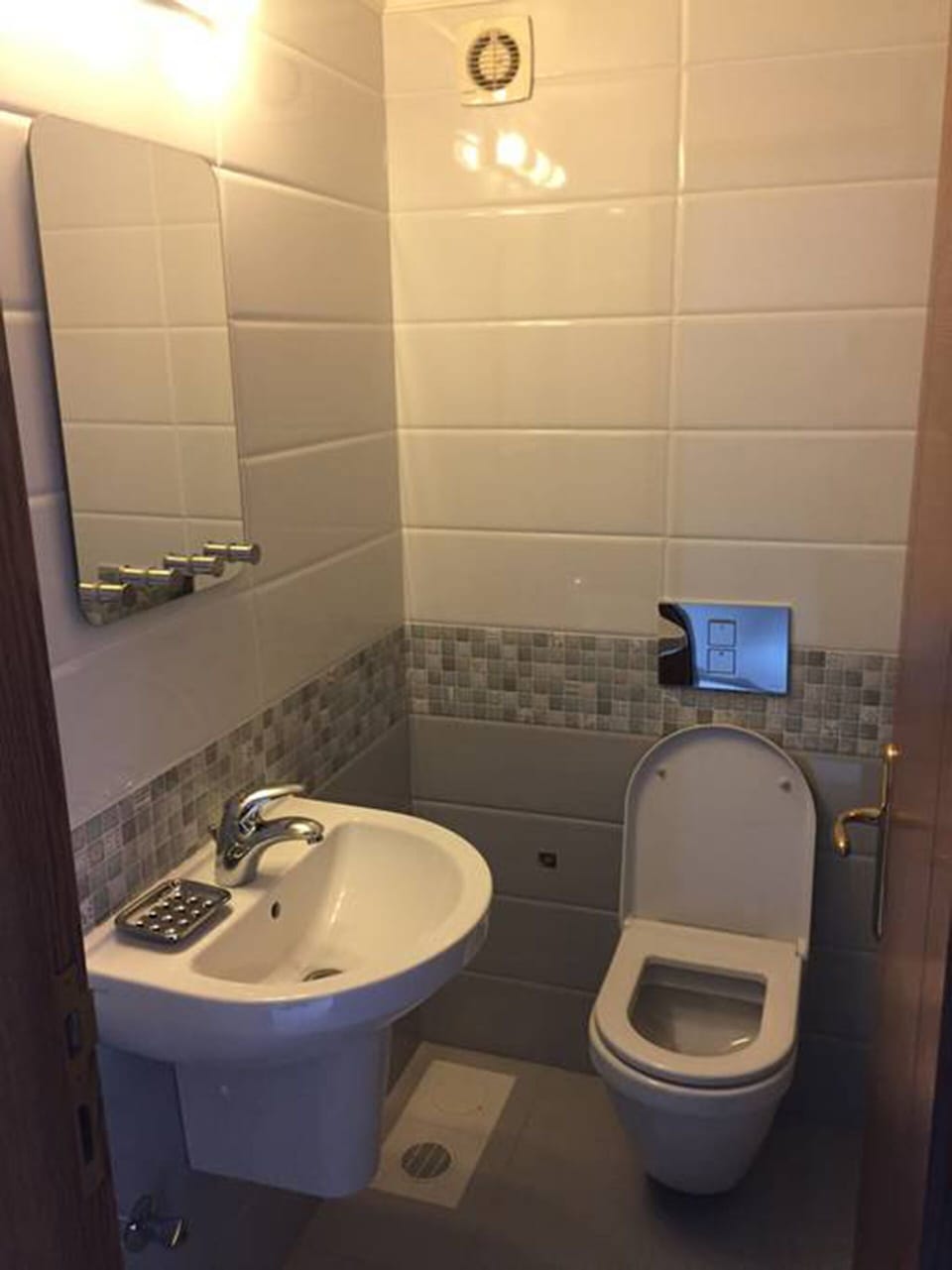 Toilet 3