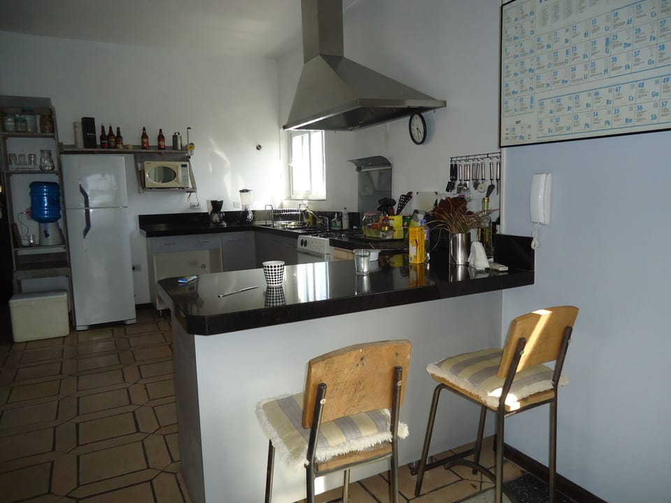 the other way
2 barstools and complete kitchen