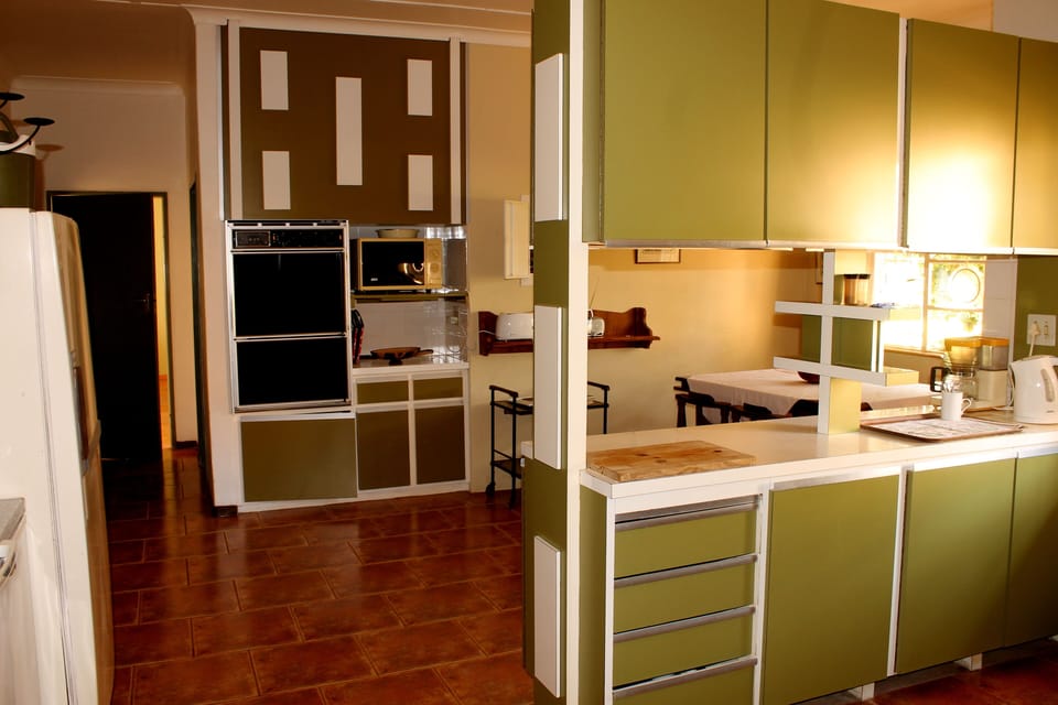 KItchen view towards the eating nook