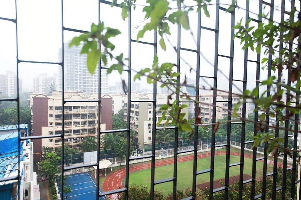 The view of the neighbourhood outside
