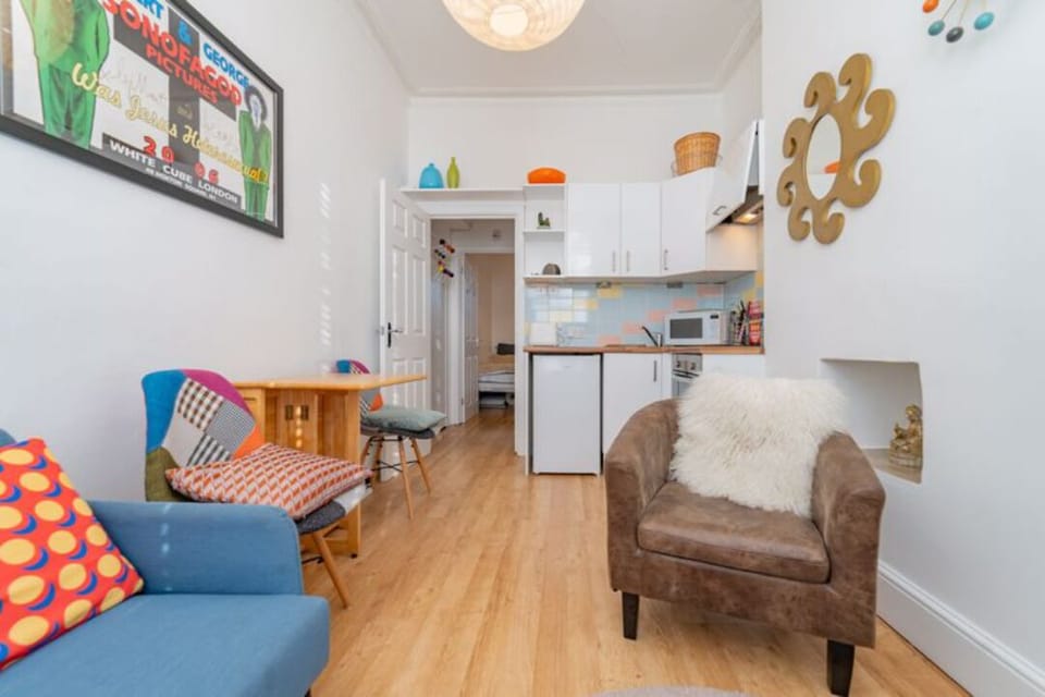 bright spacious living room recently refurbished
