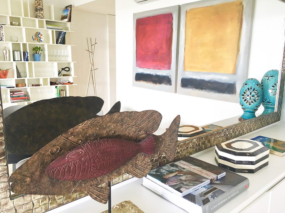 Main bathroom with bath/shower