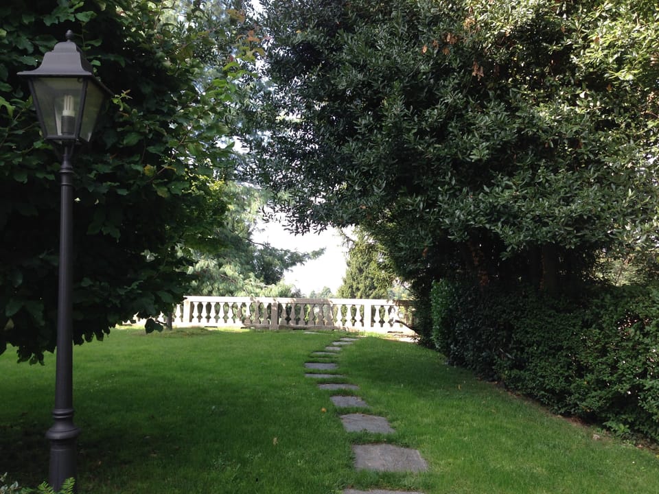 Guest have free access to provate park and Patio
