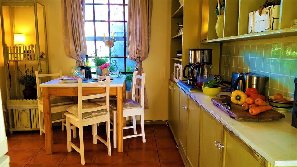 Kitchen & dinning