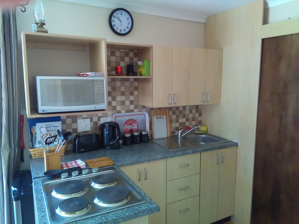 Well equipped Kitchenette