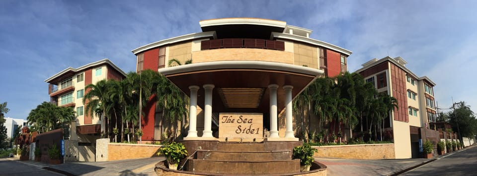 Front gate of Seaside Condominium which Beachfront Family Penthouse located