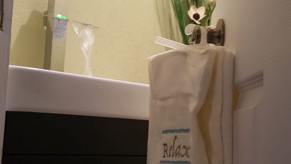 Bathroom amenities