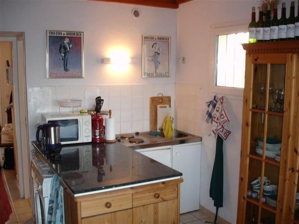 No. 9 Kitchen Corner and Granite Work Area Equiped to make Scrumptous Dinners
