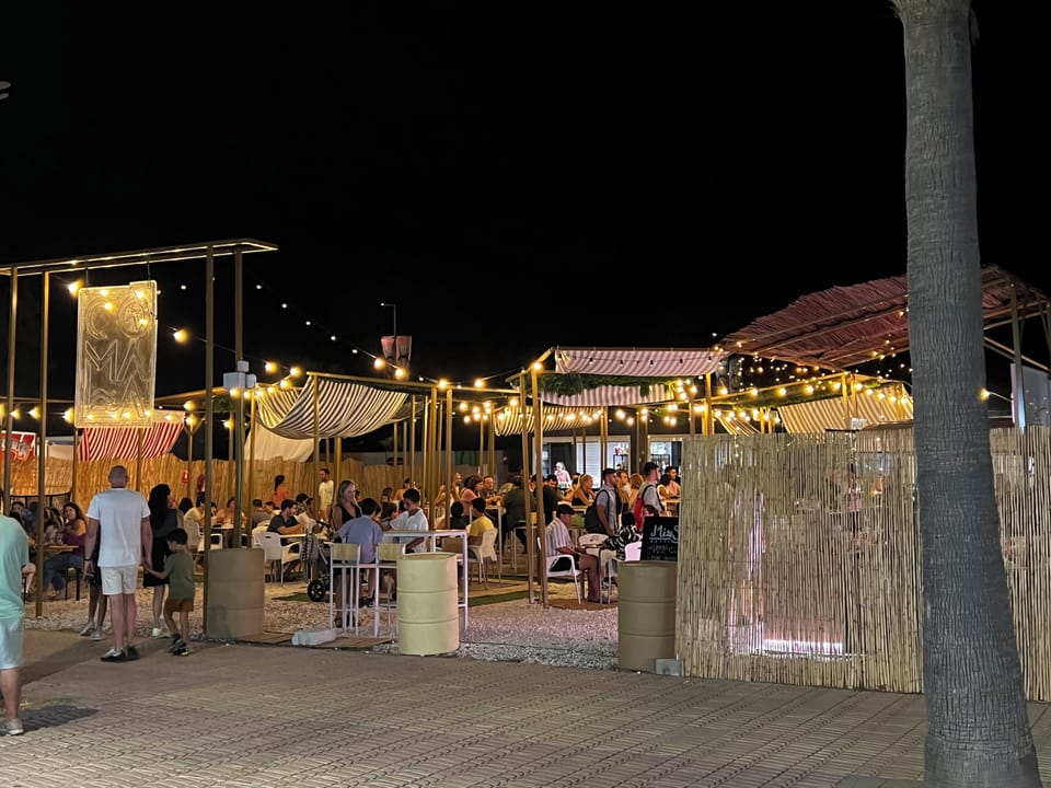 Outdoor dining