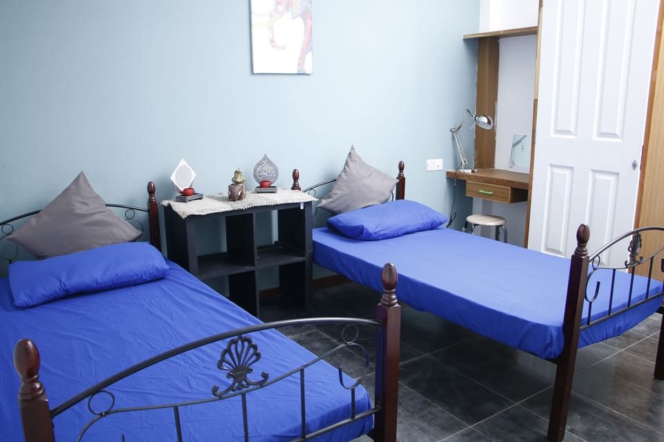 Dew drop Twin Bed room