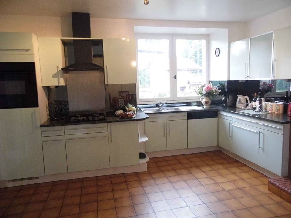 Fully equipped kitchen, the ideal place to make use of your cooking talents. 