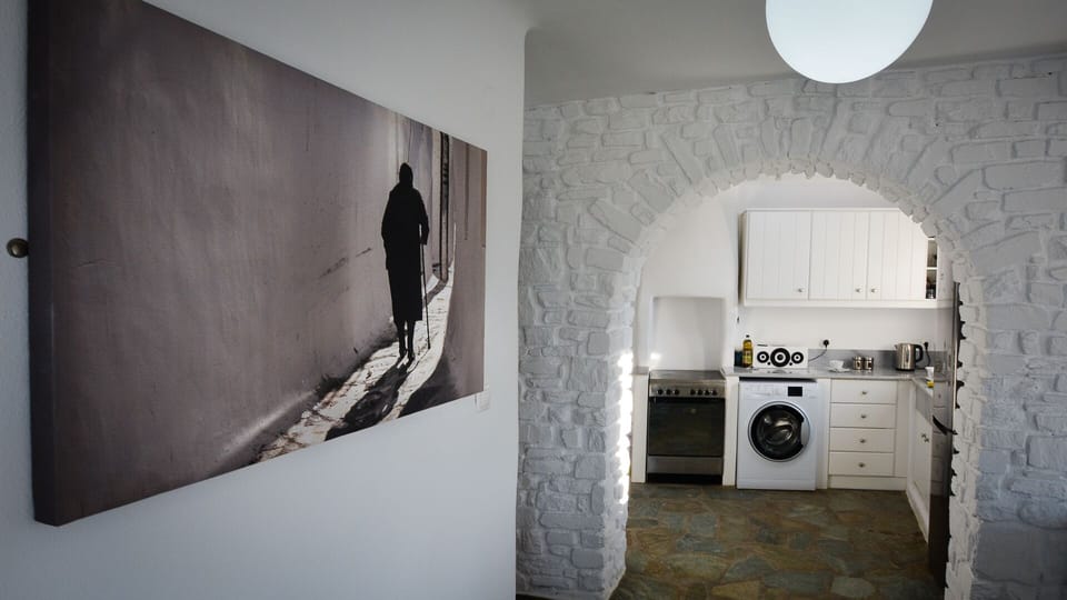 Hallway leading to kitchen