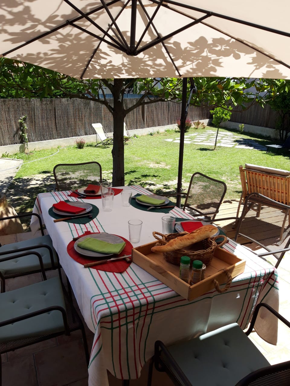 Outdoor dining