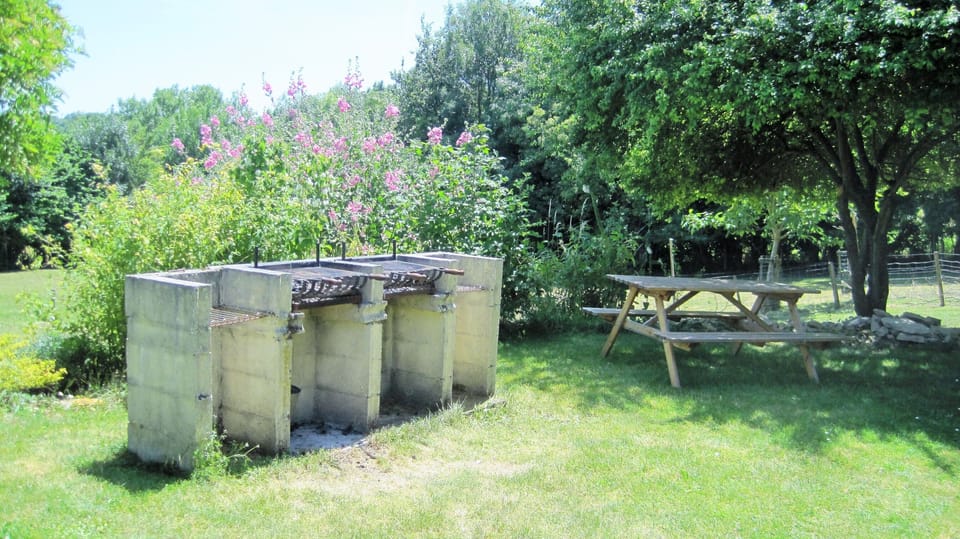Bbq area at Les Hiboux vacation rentals