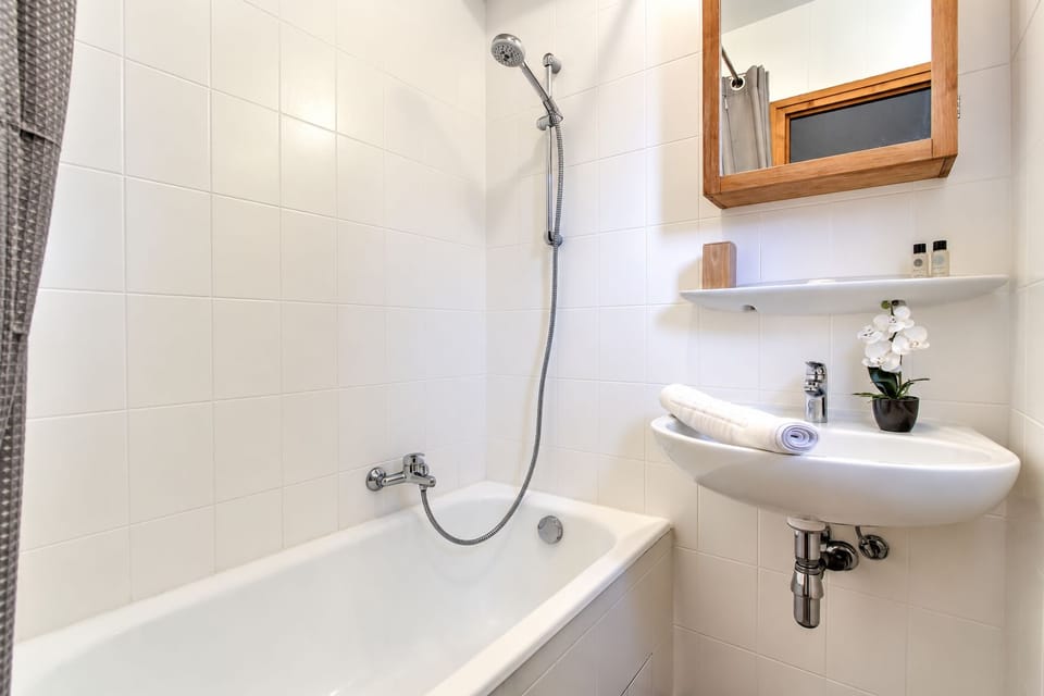 Telemark Two. Perfect location in the centre of town. Apartment in Montriond