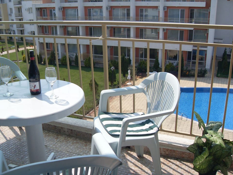 views over pool and all day sun