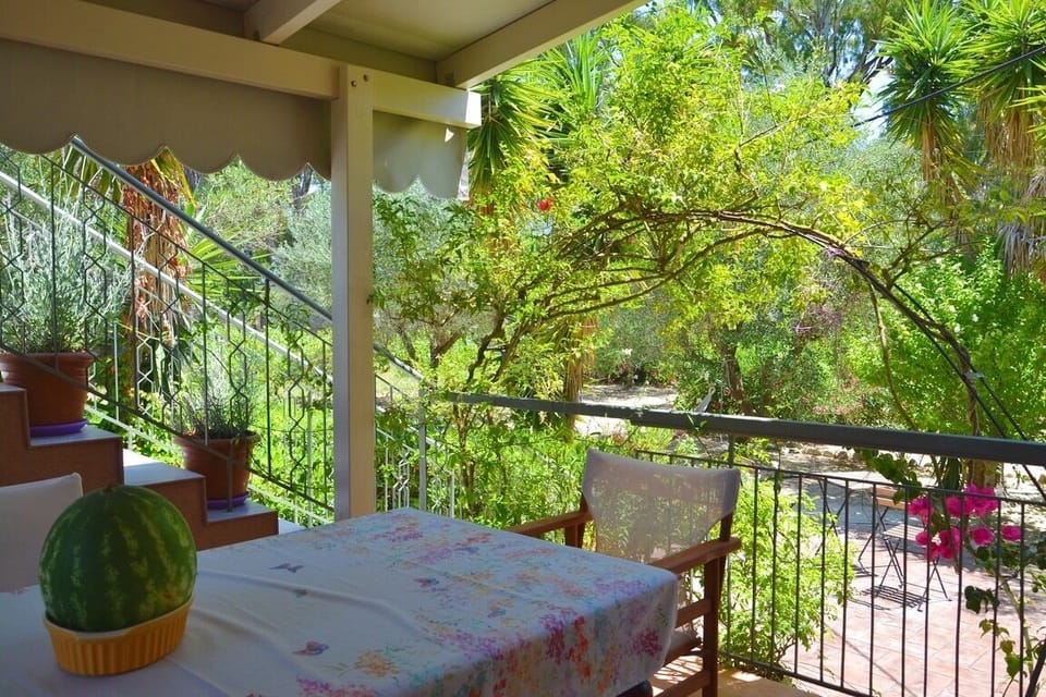 Kefalonia apartments: We hope, you will enjoy the veranda & fruit garden around