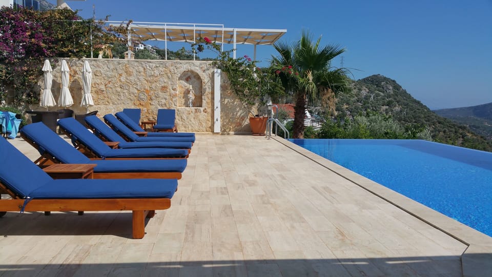 Pool terrace 