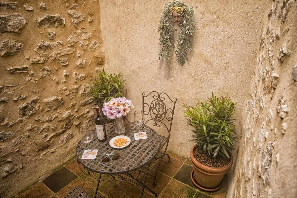  Lovely and privative terrace on first floor