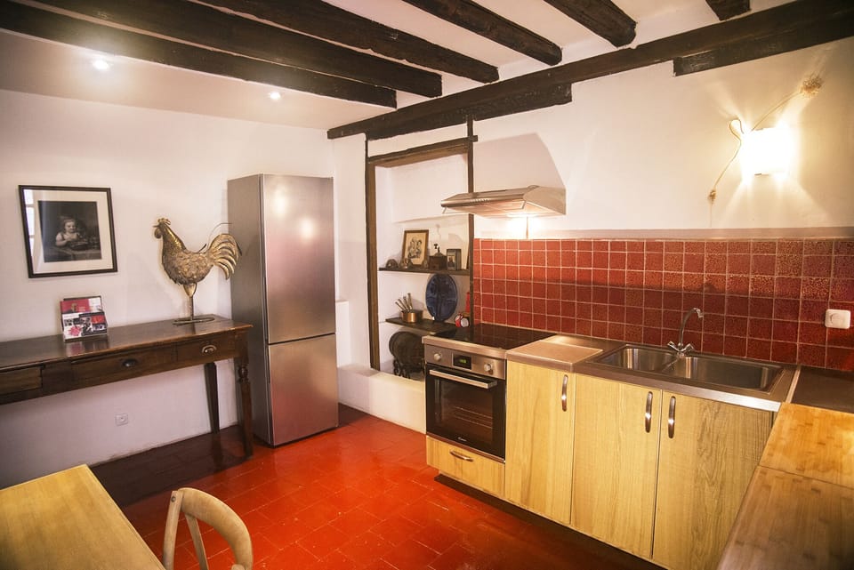 MAISON BACCHUS - Kitchen