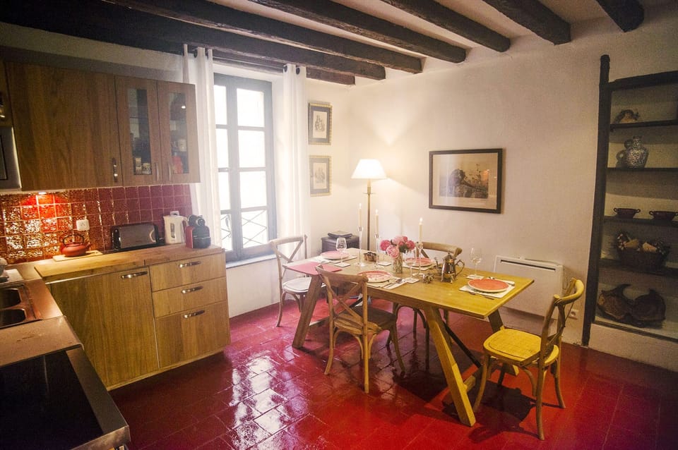 MAISON BACCHUS - Kitchen