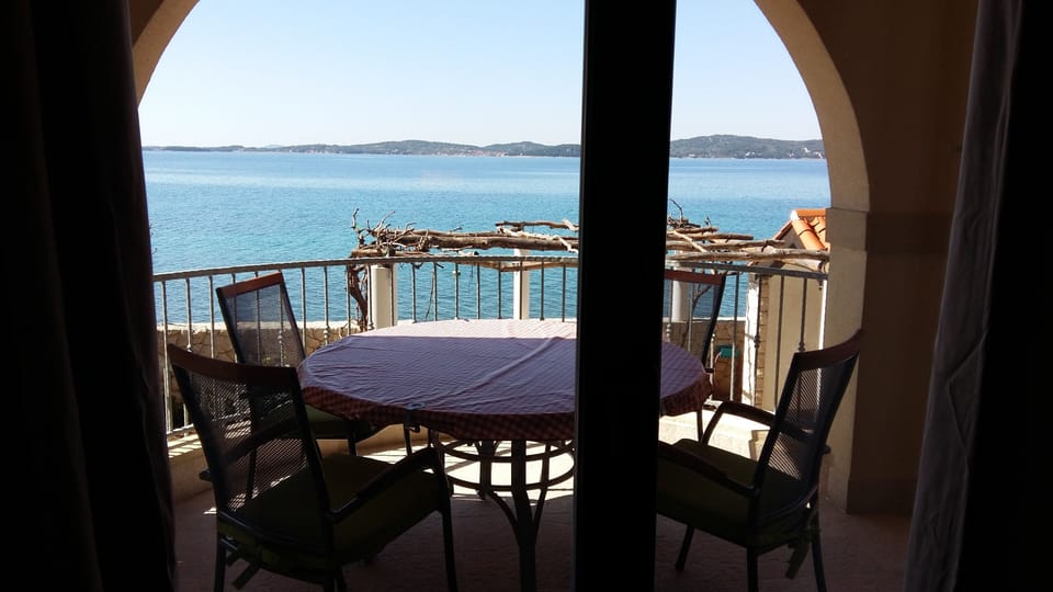 sea is your backyard