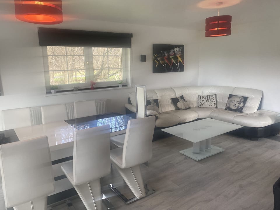 large living/ dining  room