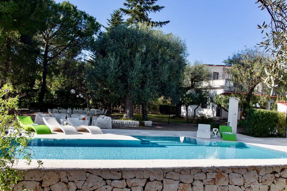 Pool with traditional dry wall