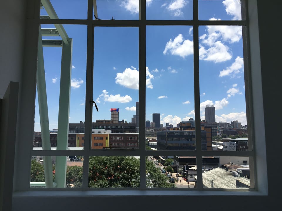 Bedroom 2: City Skyline view 