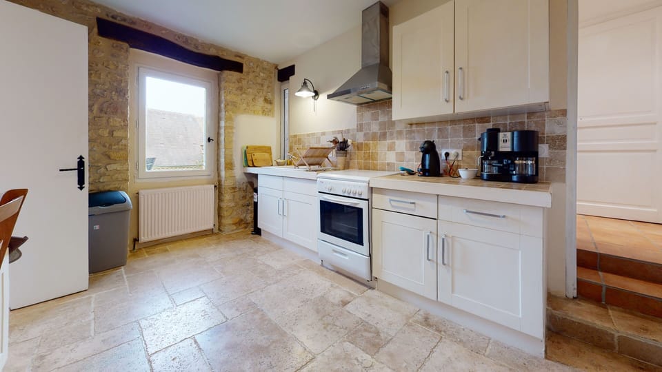 Spacious and fully equipped kitchen