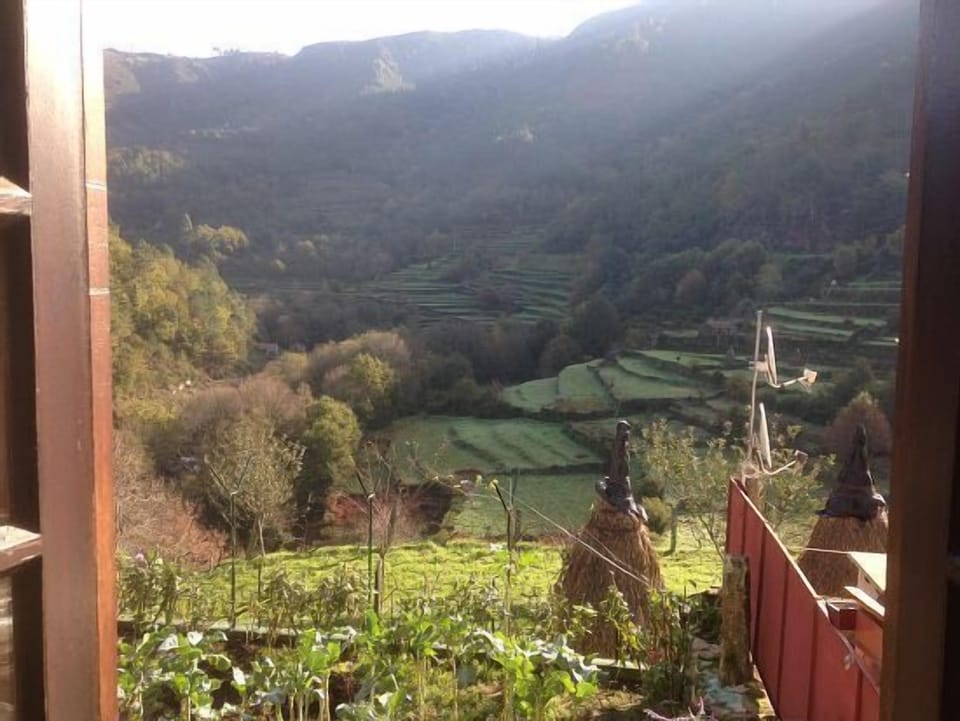 view to the valley,
to the mountain and river