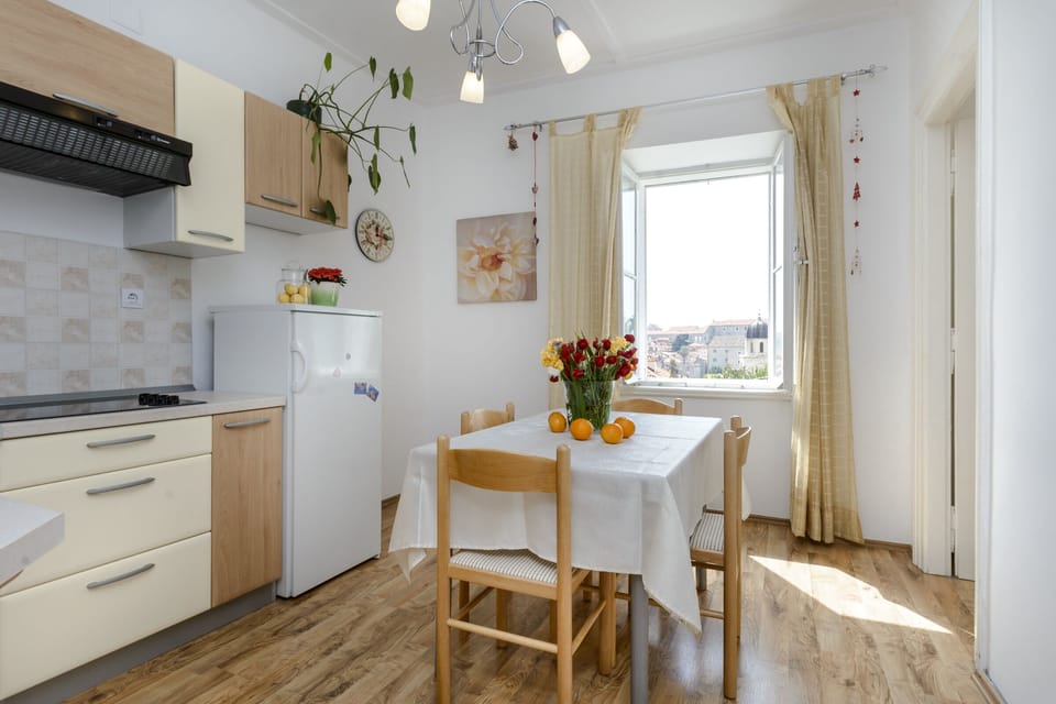 Kitchen/living area