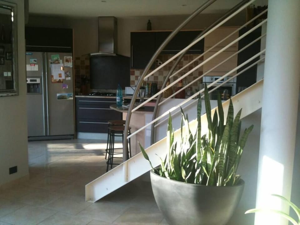 Américan kitchen open on the dining room
