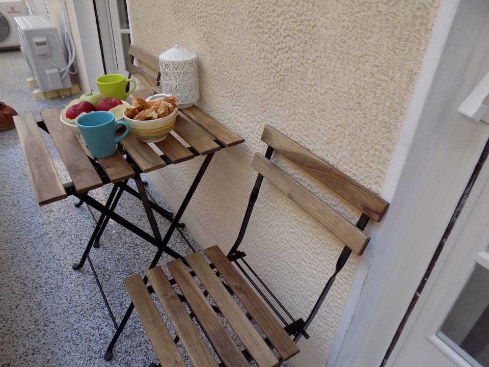 Breakfast outdoors