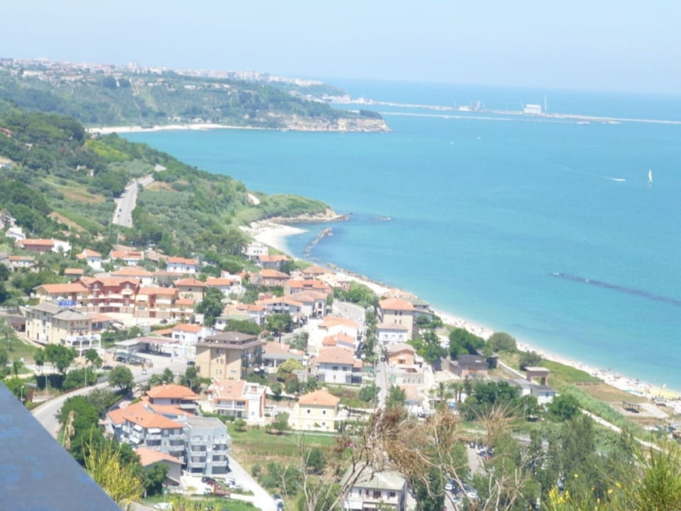 Beach 20 minutes drive away 
