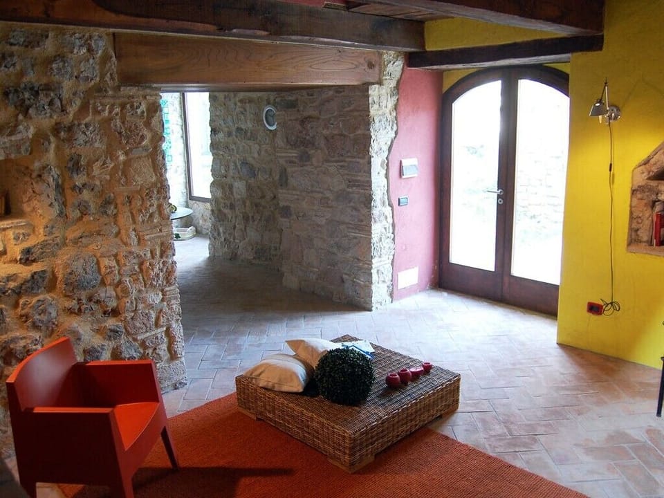 Main entry door to living room