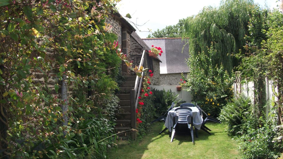Another view of enclosed private garden.