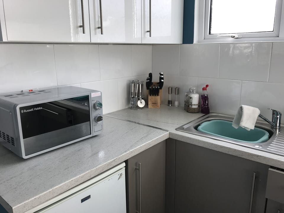 kitchen at camber chalet 2