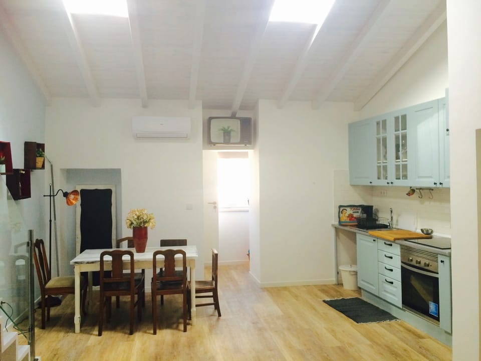 Very spacious living room