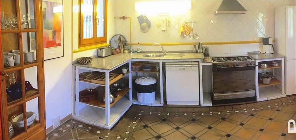 El Arco - Well equipped Kitchen