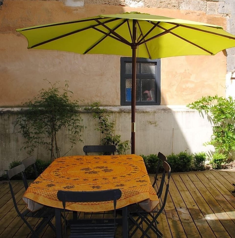 Patio/BBQ Area
