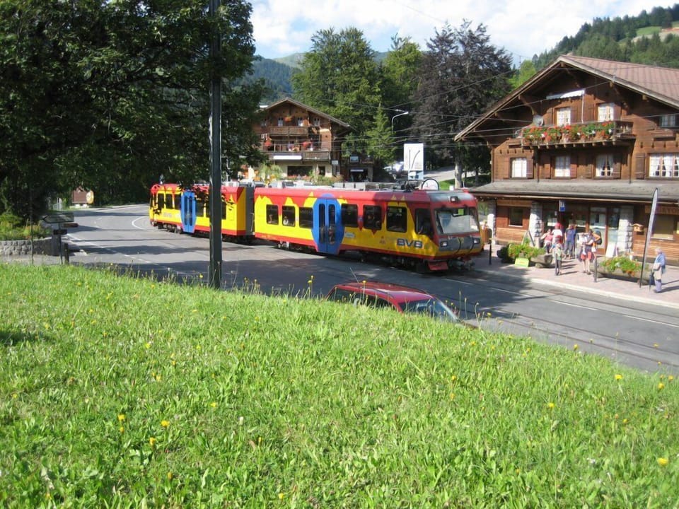 Catch the tram in La Barboleuse and travel to either Villars or down to Bex